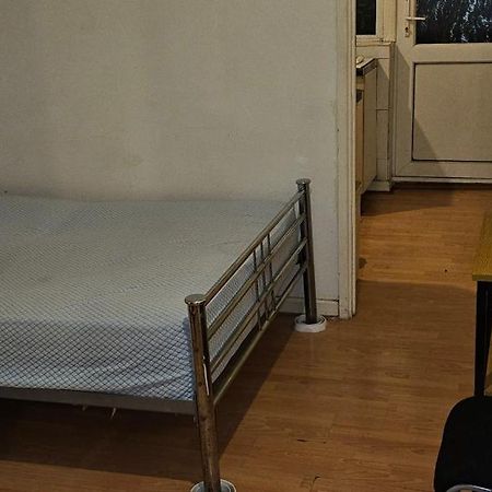 No Frills & Nothing Fancy 1 Bed Studio City Centre 카디프 외부 사진