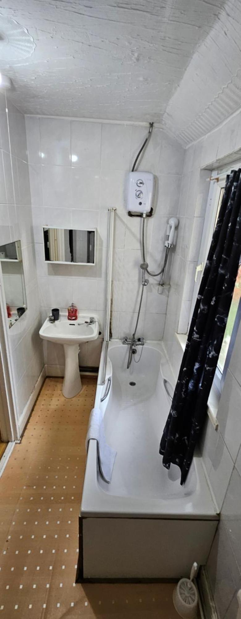 No Frills & Nothing Fancy 1 Bed Studio City Centre 카디프 외부 사진